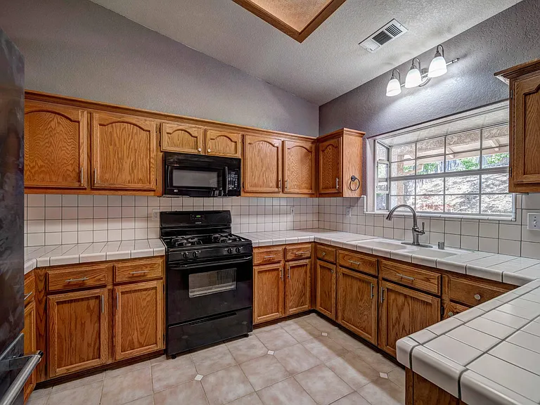 4934 Tralee Ln — Photo 33