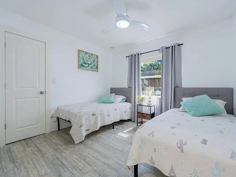 2915 Remington St #2915 — Photo 14