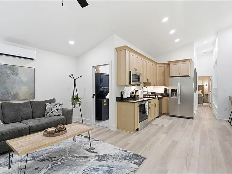 3203 Navajo Cir — Photo 14
