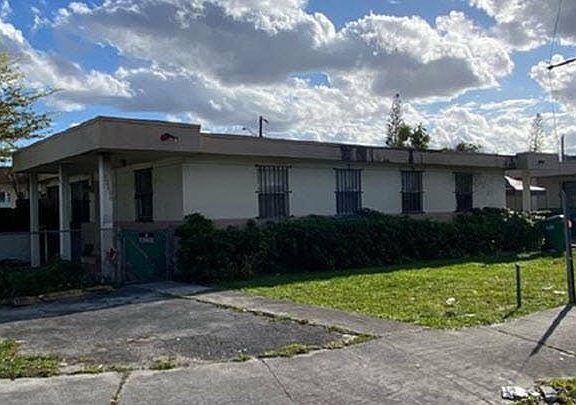 3rd image of 3200 NW 47th St APT C