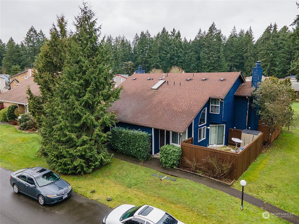 1st image of 660 Malibu Drive SE