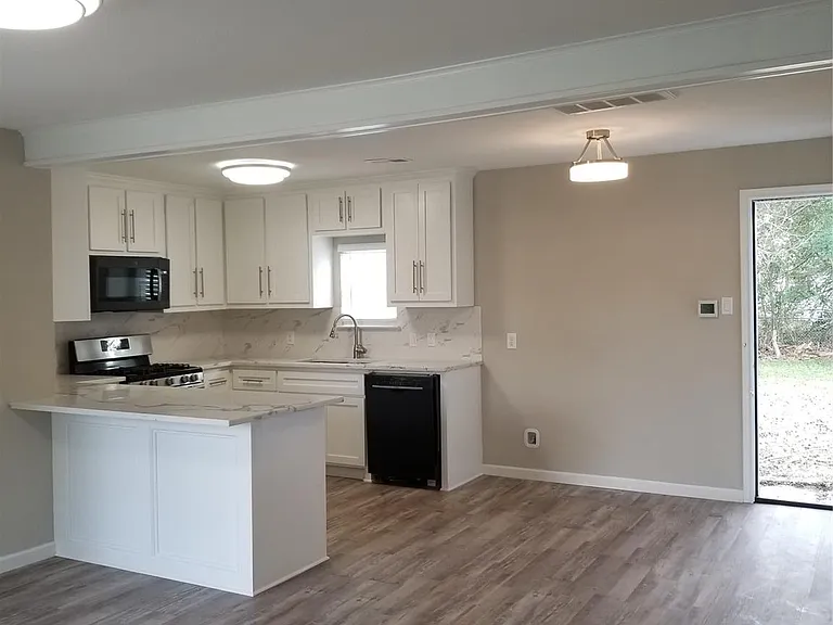 951 Reverend B J Lewis Dr — Photo 4