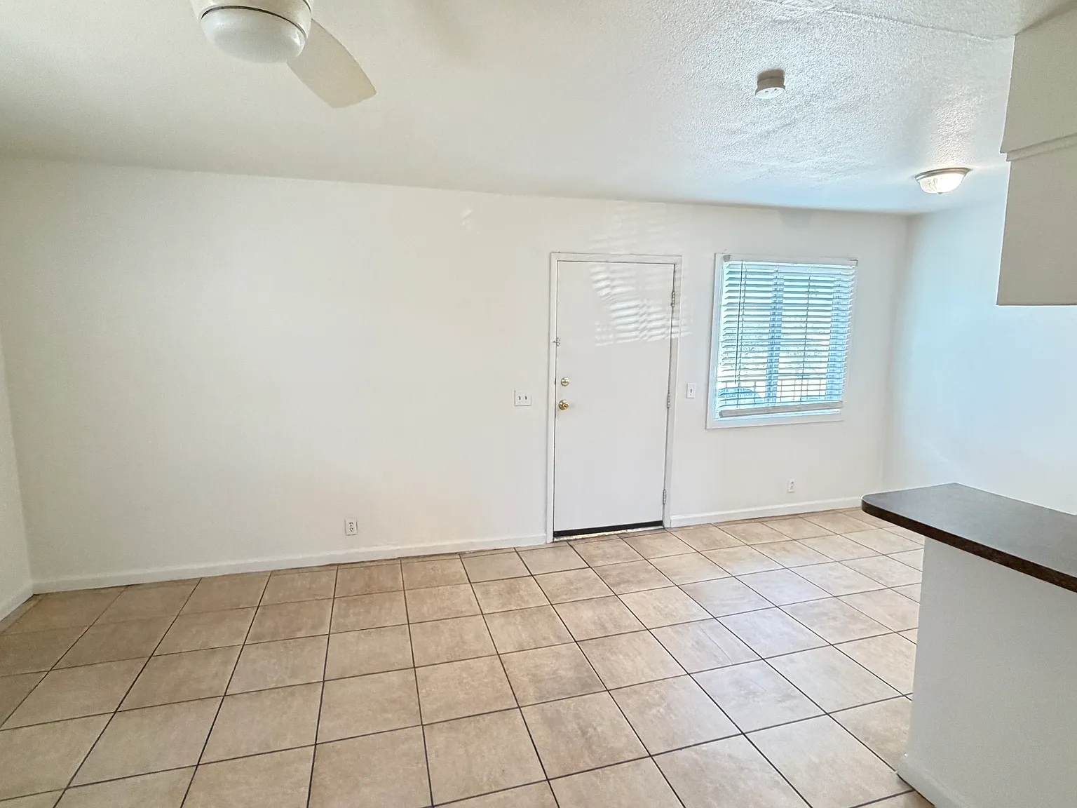 2 bed, 1.0 bath, 731 sqft, $1,155 — Photo 4