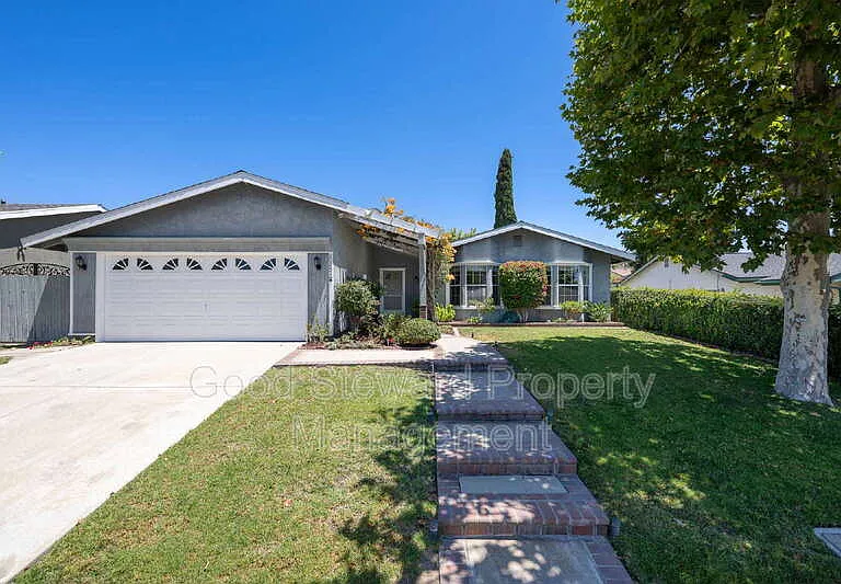 20251 Avenida Del Norte — Photo 1
