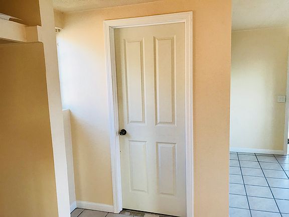 3rd image of 803 S Wapato Ave