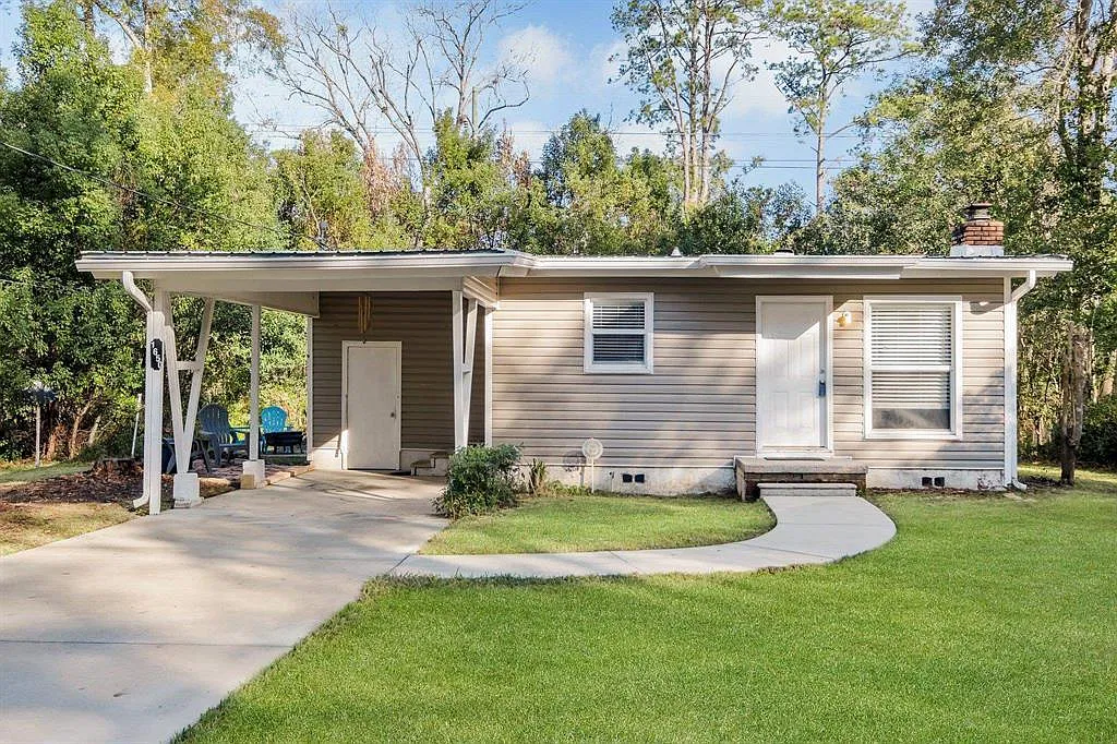 3 bed, 912 sqft, $1,600 — Photo 3