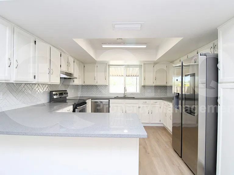 10312 E Cactus Rd — Photo 8