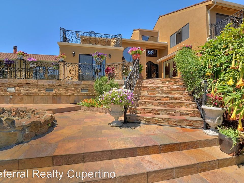 1st image of 27210 Carrington Cir