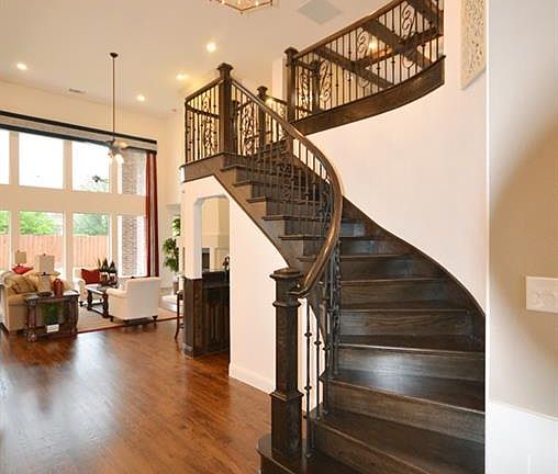 3rd image of 3024 Leesa Dr