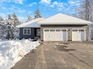 64 Island View Dr, Greene, ME 04236