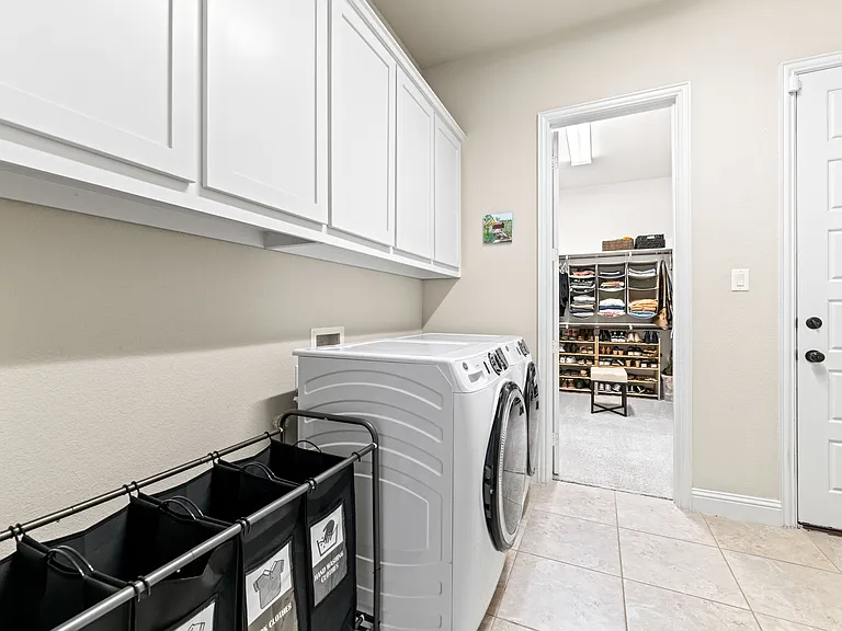 4611 Acacia Pkwy — Photo 32