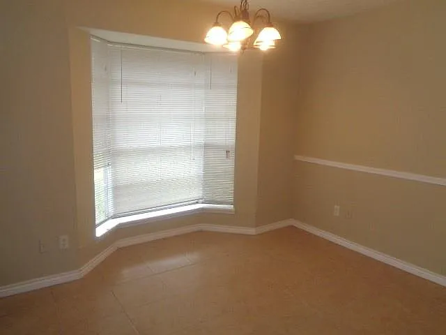 14022 Greenway Dr — Photo 8