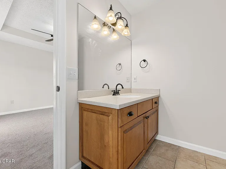 2605 Avondale Ct — Photo 19