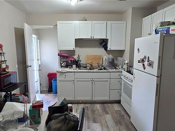 5th image of 940 Dennison Ave
