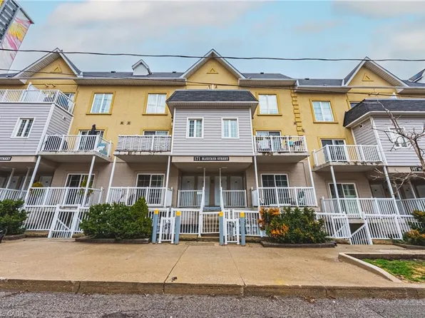 171 Bleecker St Unit 222, Toronto, ON M4X 1L9