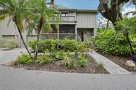 Landings Pl-S0107-001.jpg