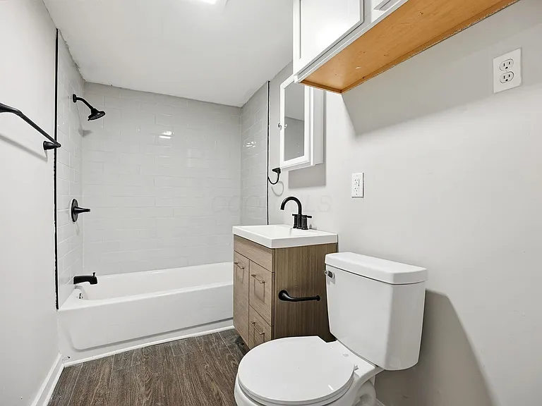 1041 Market St — Photo 18