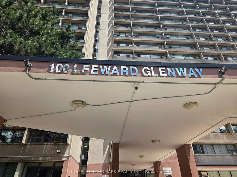 100 Leeward Glenway #301 — Photo 3