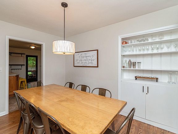 4th image of 1627 Crestwood Cir