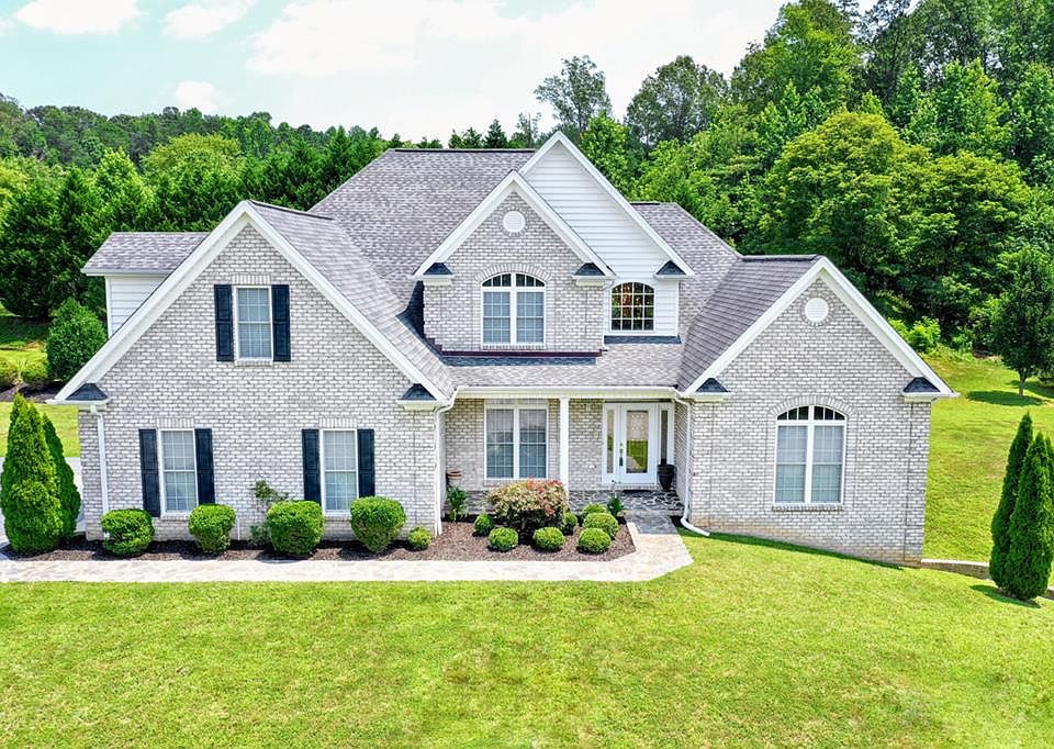 1st image of 105 Kensington Ct