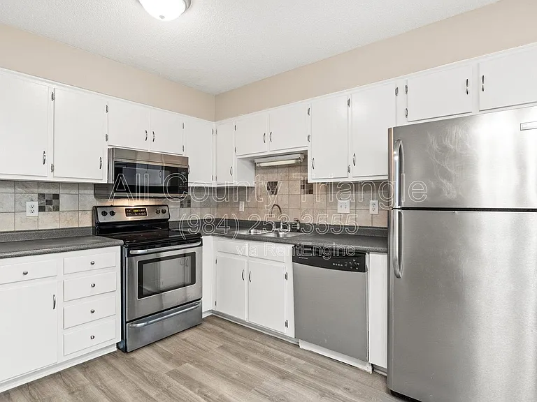1619 Budwood Dr — Photo 8