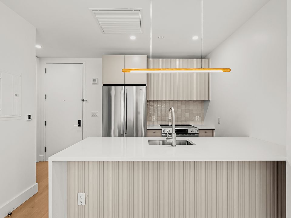 1st image of 250 W 49th St #2601
