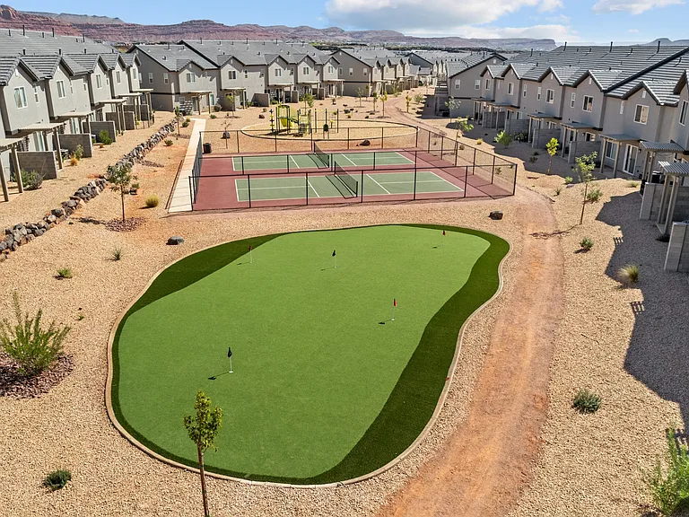 Desert Village Townhomes — Photo 21