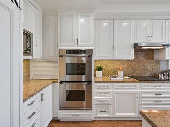 5th image of 1170 Sacramento St #7