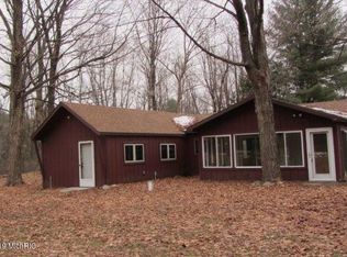 9416 River Bend Dr, Evart, MI
