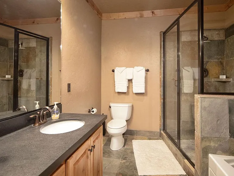122 Hastings Dr #206 — Photo 3