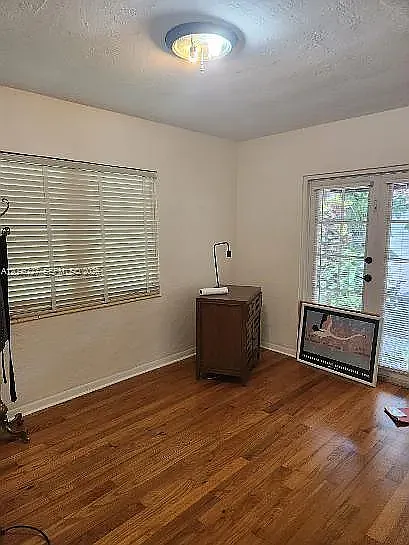 2 bed, 874 sqft, $4,200 — Photo 3