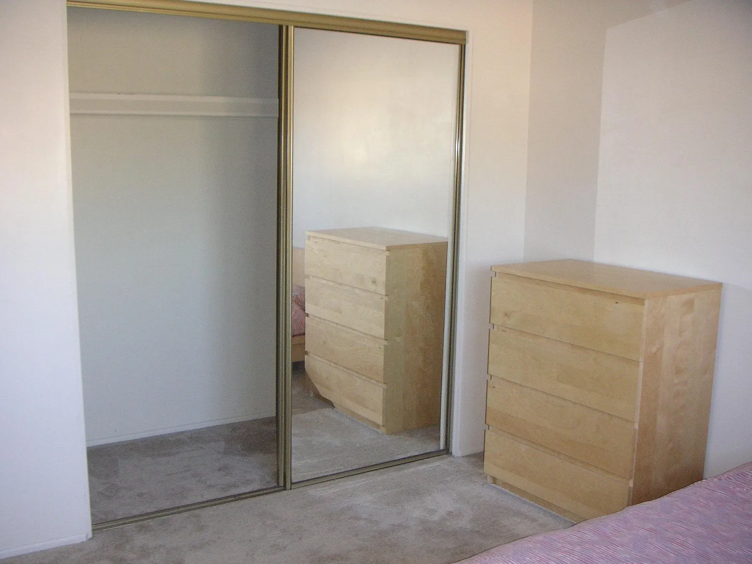 4 bed, 130 sqft, $720 — Photo 2