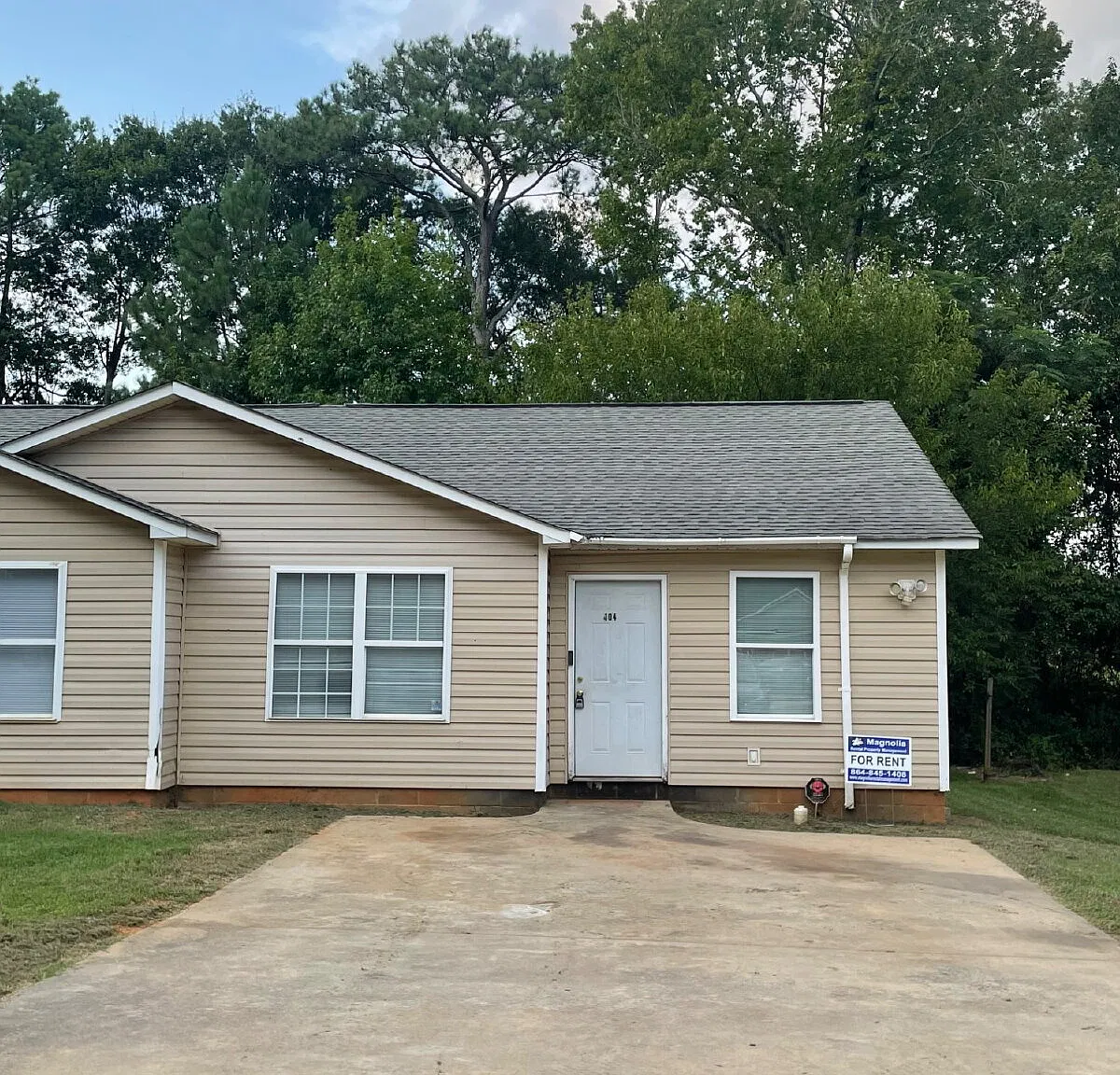 2 bed, 1.0 bath, $1,000 — Photo 1
