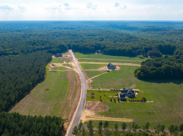 8327 Mount Eagle Rd, Ashland, VA 23005