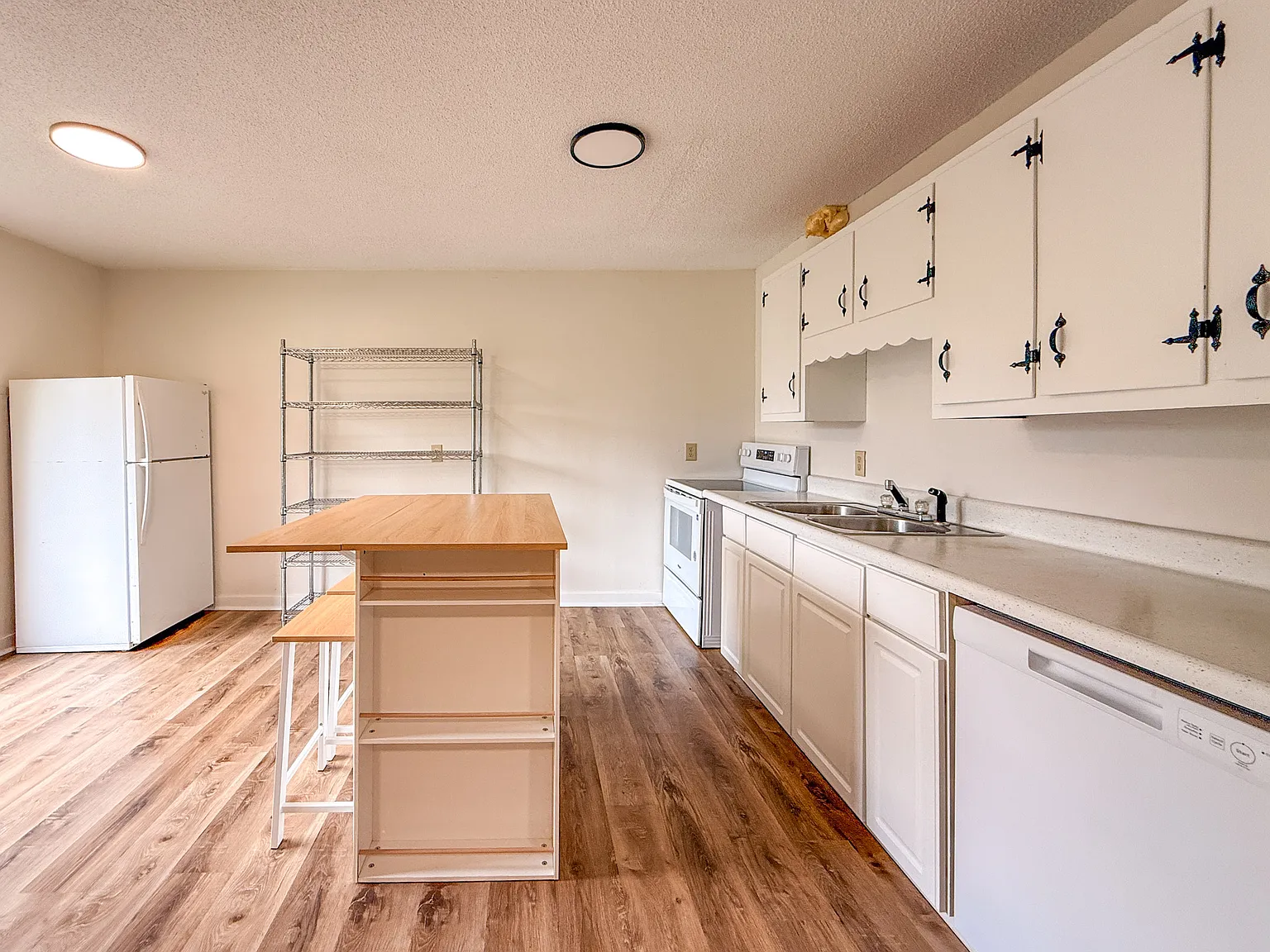 1 bed, 750 sqft, $700 — Photo 3