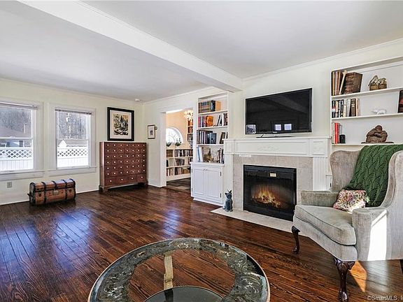 3rd image of 8 Washington Ave