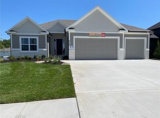 4700 SE Claude Ct, Blue Springs, MO 64014