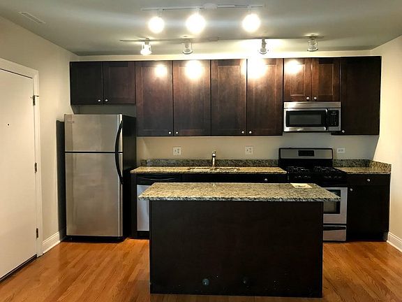 2nd image of 2216 N Bissell St #3