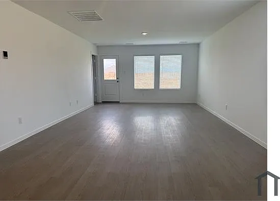 4 bed, 1951 sqft, $3,400 — Photo 3