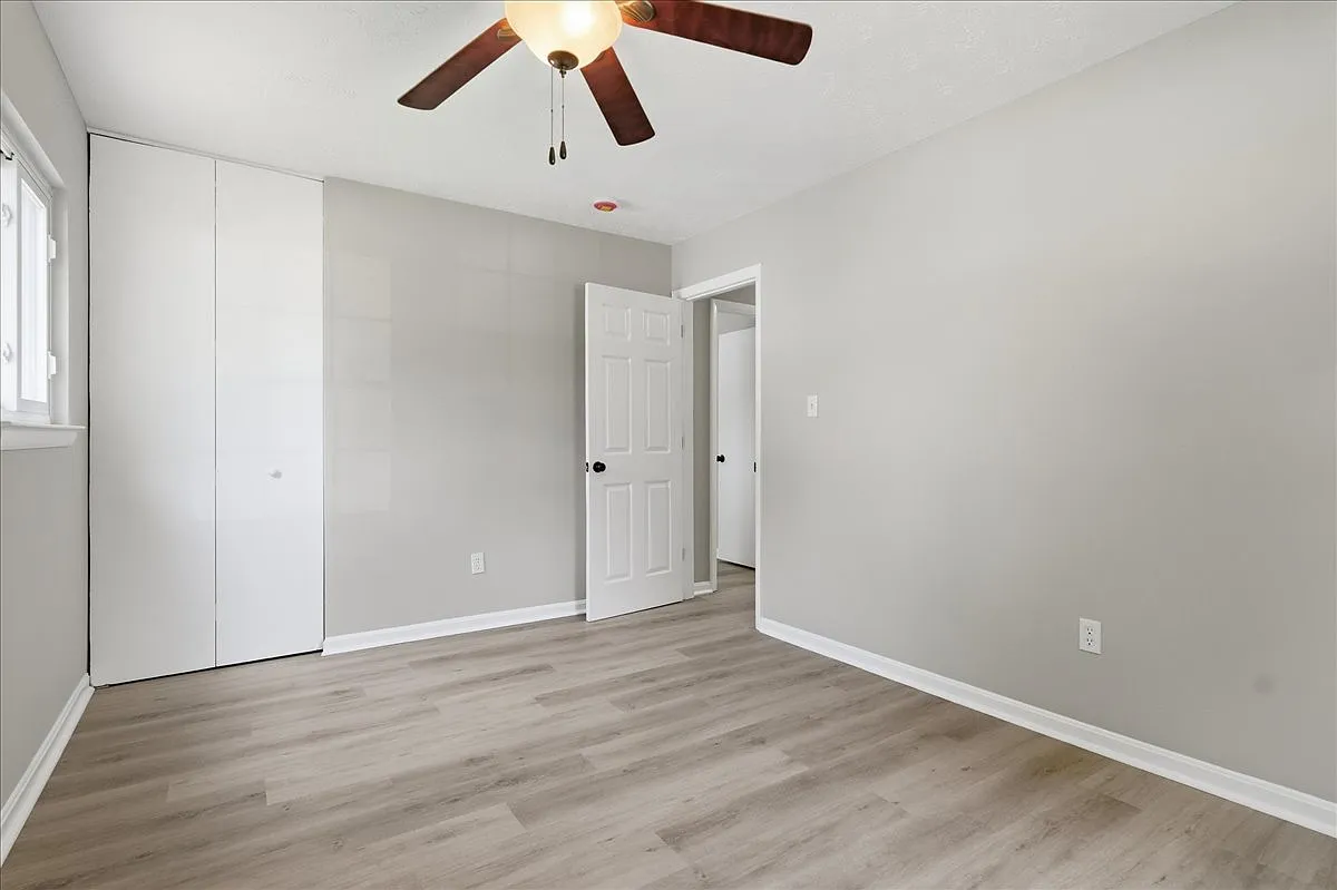 4 bed, 2000 sqft, $3,000 — Photo 3