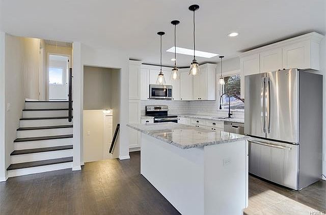 1st image of 18 Woodland Blvd