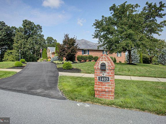 2nd image of 1403 Majestic Dr