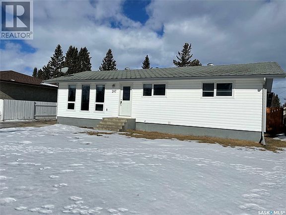 2nd image of 207 7th Ave E