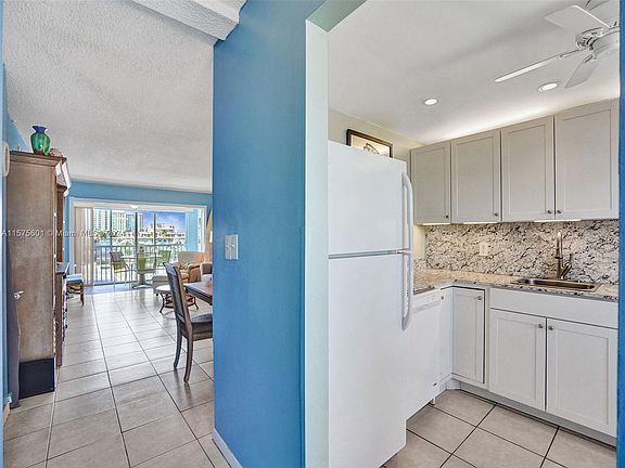5th image of 3211 NE 8th St APT 405E