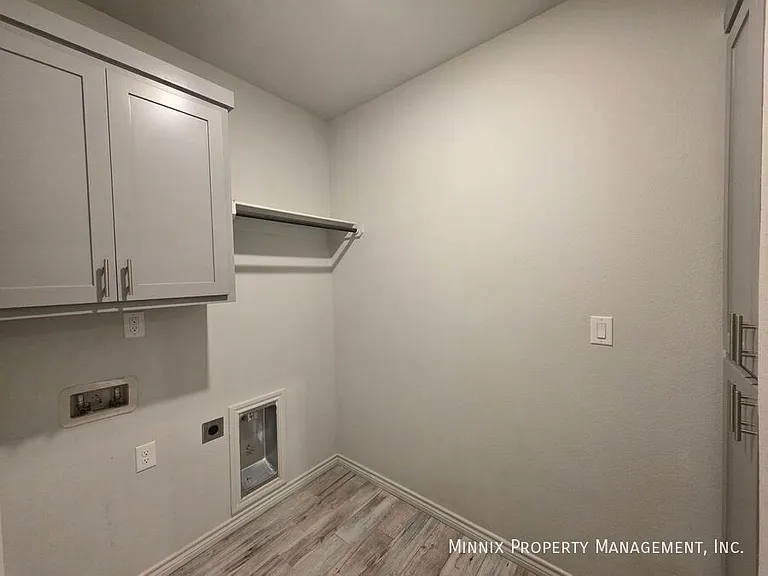 2105 Congress St — Photo 15