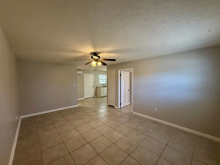 802 Old McGinley Dr — Photo 7