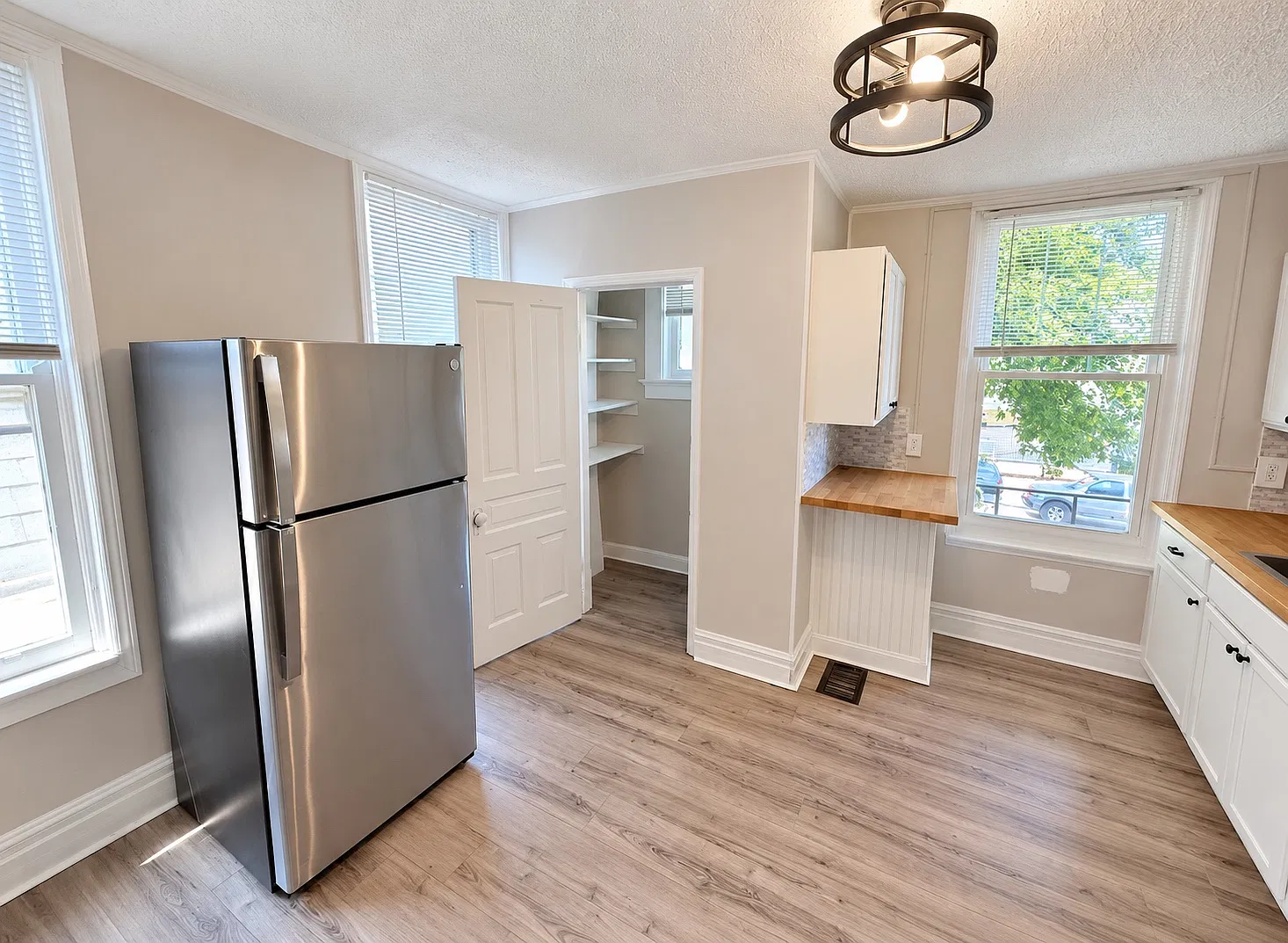 2 bed, 1000 sqft, $1,500 — Photo 4