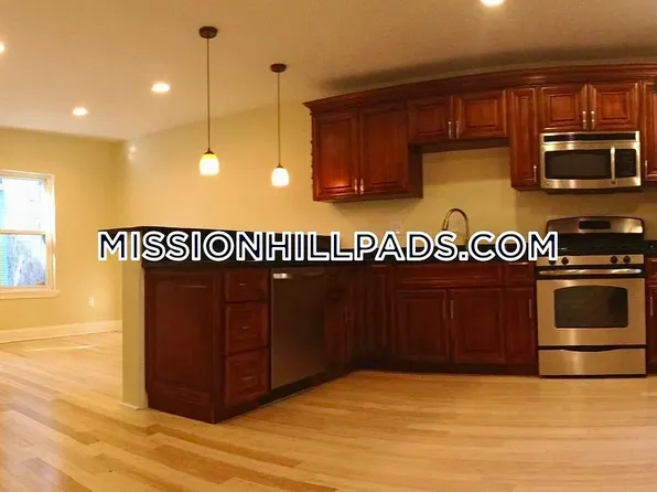 (undisclosed Address), Roxbury, MA 02119