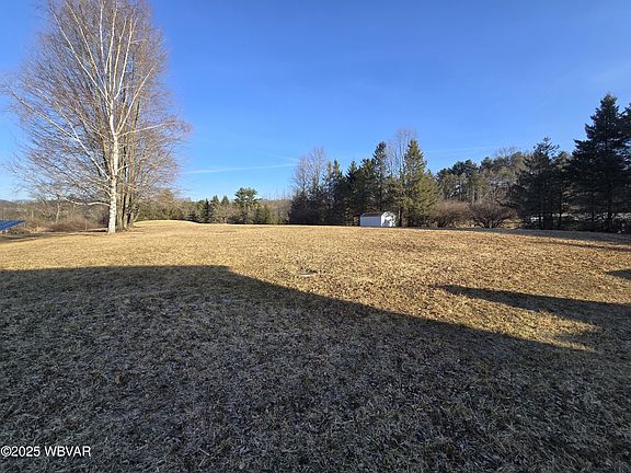 3rd image of 32 Caraway Dr