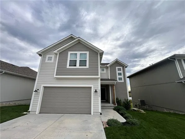2225 NW 94th St, Kansas City, MO 64154